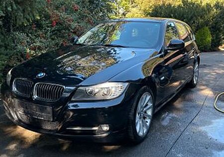BMW 318d Touring Edition Exclusive Edition Exclusive