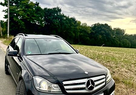 Mercedes-Benz C 350 T AMG Paket AVANTGARDE SHD Volleder
