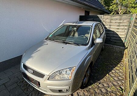 Ford Focus 1.6. **Tempomat*Sitzheizung**