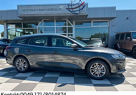 Ford Focus Turnier Titanium,Navi,Ganzjahrer,Autom,