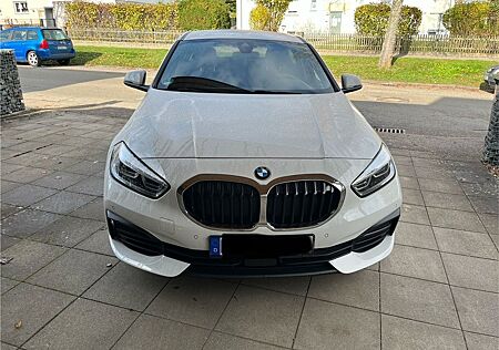 BMW 118i Advantage Advantage DAB+LED+WLAN+NAVI