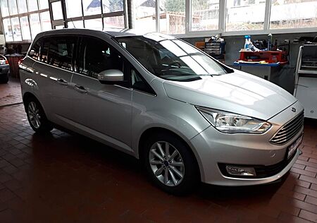 Ford Grand C-Max 2,0TDCi 110kW Titanium Titanium