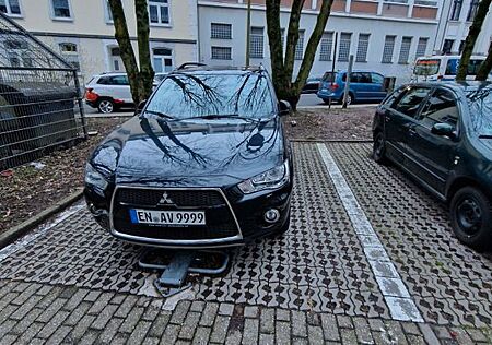 Mitsubishi Outlander 2.2 DI-D+ MIVEC Instyle 4WD Instyle