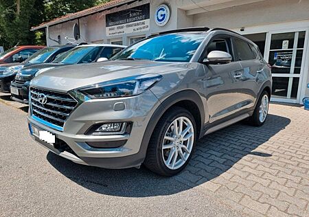 Hyundai Tucson Premium 4WD Automatik aus 2. Hand