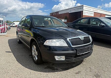 Skoda Octavia Lim. Team Edition *PDC*8-Fach bereift*