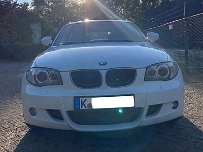 BMW 120i M-PAKET / Leder / LED / CarPlay / TÜV 12.27