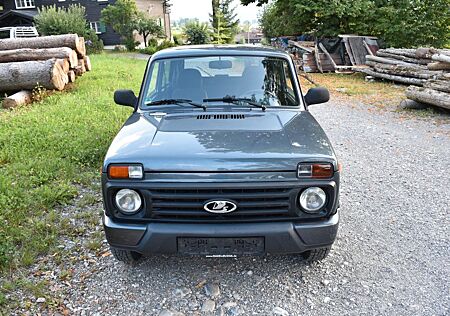 Lada Urban
