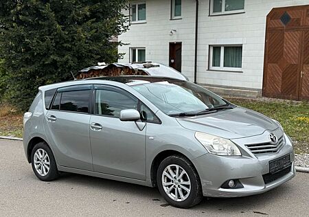 Toyota Verso 2.0l D-4D Executive*Euro5 *7sitze *Panoram
