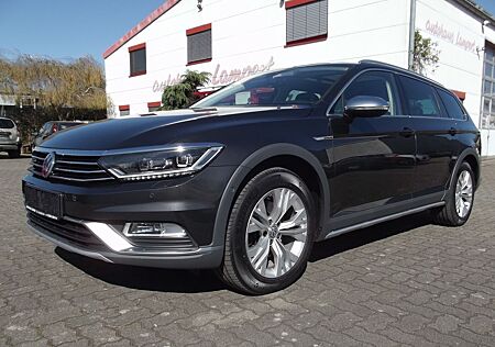 VW Passat Alltrack Volkswagen NAVI SHZ PANO AUTOMATIK 4x4 AHK