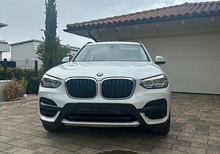 BMW X3 xDrive20d ADVANTAGE AT ADVANTAGE