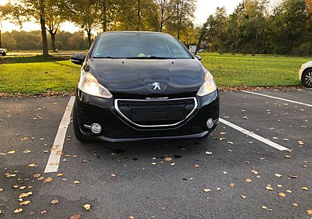 Peugeot 208 gebraucht kaufen Peugeot 208 1.2 Active PureTech 82 Active