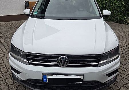 VW Tiguan Volkswagen 2.0 TDI SCR DSG SOUND SOUND