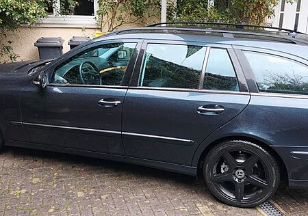 Mercedes-Benz E 500 4MATIC T ELEGANCE