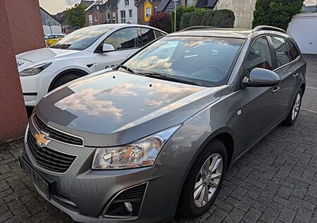 Chevrolet Cruze 1.6 LT