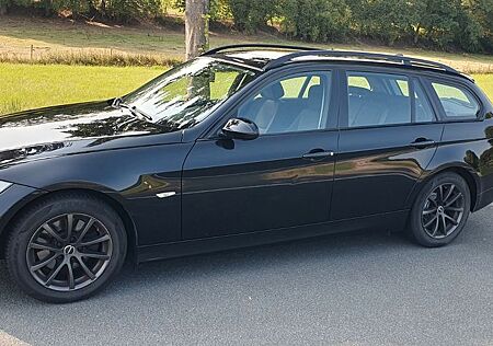 BMW 318i Touring -