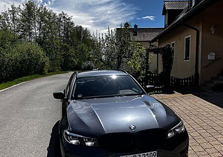 BMW 320d Touring Luxury Line Automatik Luxury Line