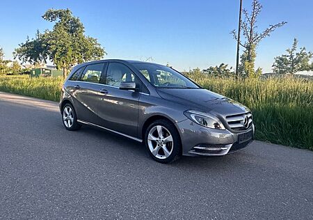 Mercedes-Benz B 200 -
