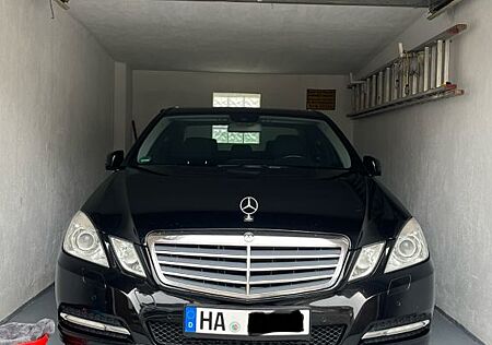 Mercedes-Benz E 220 CDI BlueEFFICIENCY -