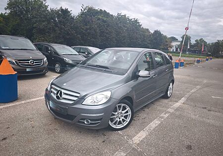 Mercedes-Benz B 200 /Tüv10.2026
