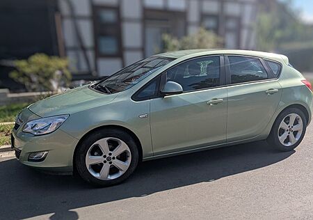 Opel Astra 1.6 Alufelgen, Klima, Navi, Rückfahrkamera