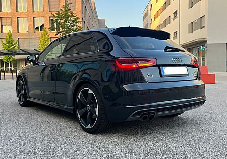 Audi A3 1.8 TFSI Quattro S tronic S-Line Phantomschw