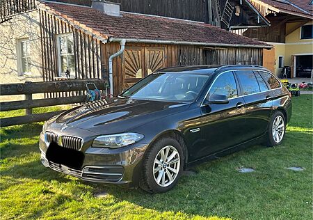 BMW 530d Touring A - AHK, Navi Prof, Leder, HUD