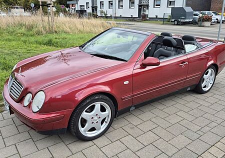 Mercedes-Benz CLK 200 ELEGANCE , super Zustand wenig Kilometer