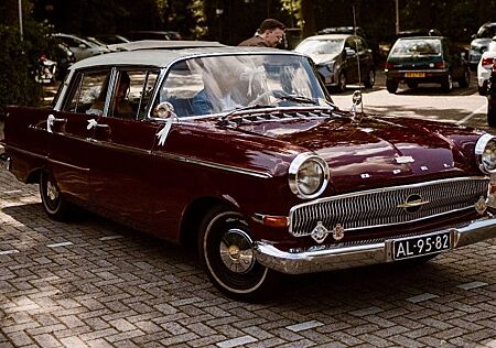 Andere Opel Kapitaen L (P2)