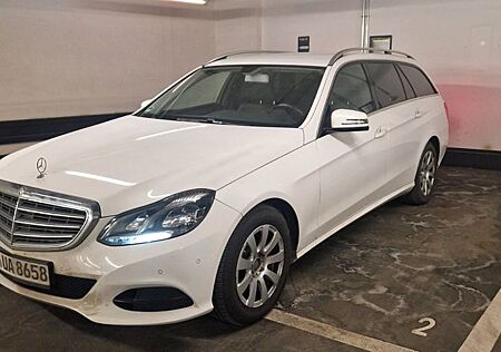 Mercedes-Benz E 220 BlueTEC 4MATIC T Autom. -
