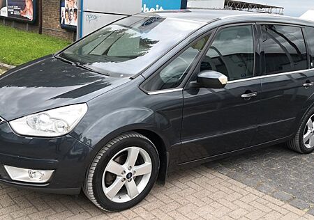 Ford Galaxy Top gepflegter 2,0 TDCi 103kW Ghia DPF Ne