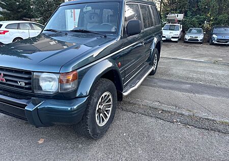 Mitsubishi Pajero V6