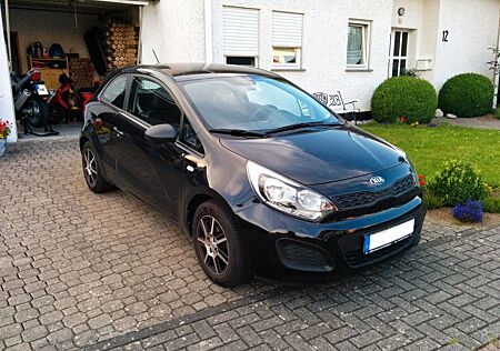 Kia Rio 1.2 + Alufelgen + 8fach bereift + TÜV NEU