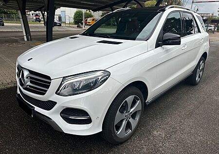 Mercedes-Benz GLE 250 GLE 250d 4Matic AHK PANO KAMERA LED gepflegt !