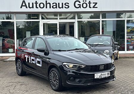 Fiat Tipo Hybrid mit Tech und Komfort Paket