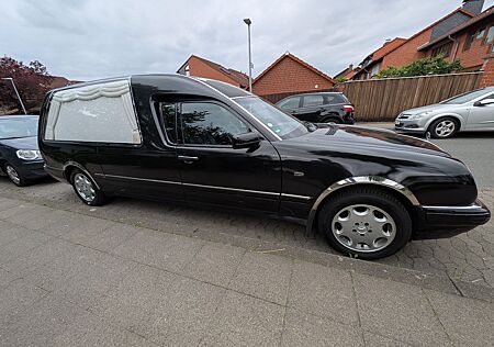 Mercedes-Benz E 280 T 4MATIC Bestattungswagen/Leichenwagen