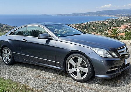 Mercedes-Benz E 220 CDI Coupé AMG-Sportpaket 27.000 Km
