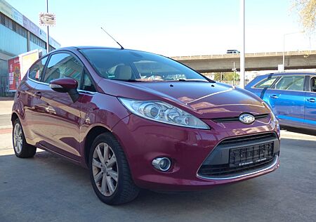 Ford Fiesta Ghia Klima Alu Sitzheizung