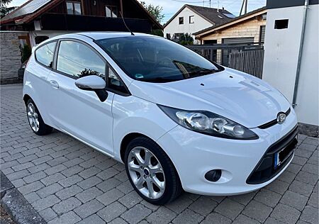 Ford Fiesta 1,25 Champions Edition 82PS - TÜV