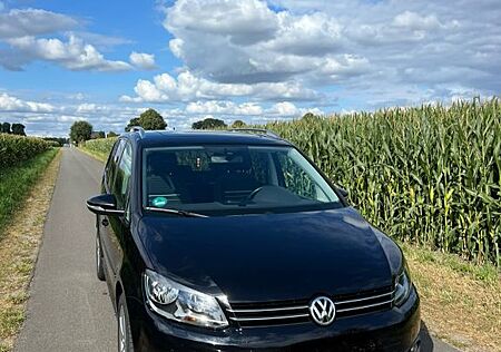 VW Touran Volkswagen 1.6 TDI CUP, AHK, Panoramadach