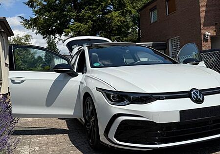 VW Golf Volkswagen 2.0 TSI 140kW DSG 4MOTION R-Line Pano Stdhz