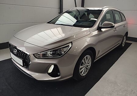 Hyundai i30 cw Kombi Select *Tempomat*LED-Tagfahrlicht*