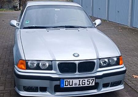 BMW 320i Coupe mit 328 Motor Viel Ausstatung