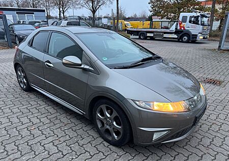 Honda Civic 1.8 i-SHIFT Executive