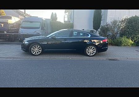 Jaguar XF 3.0 L V6 Diesel -