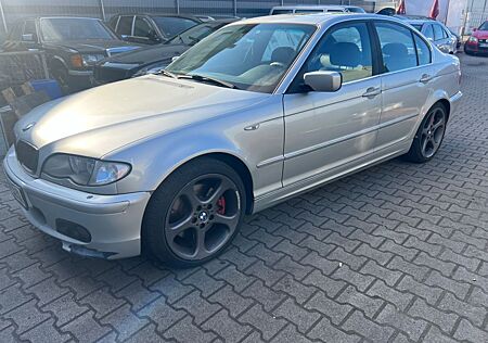 BMW 330xi -