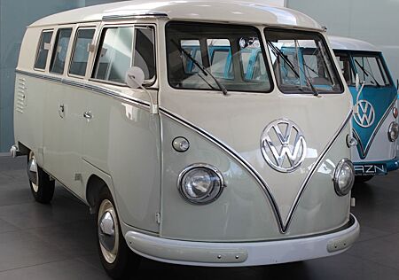 VW T1 Volkswagen Kombi 9-Sitze