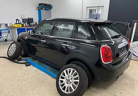 Mini Cooper 5-trg. Chilli Panodach