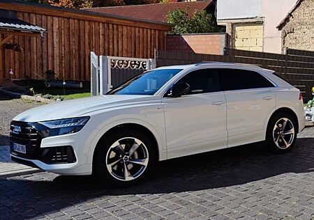 Audi Q8 50 TDI quattro tiptronic -