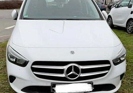 Mercedes-Benz B 220 4MATIC 7-DCT Progressive MBUX AHK