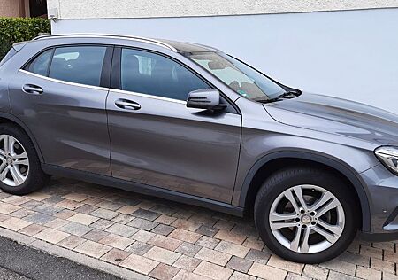Mercedes-Benz GLA 200 Urban Autom. Navi Xenon